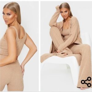PrettyLittleThing Chenille Lounge Set in Camel